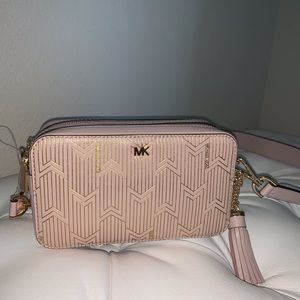 Cute Pink Michael Kors Crossbody